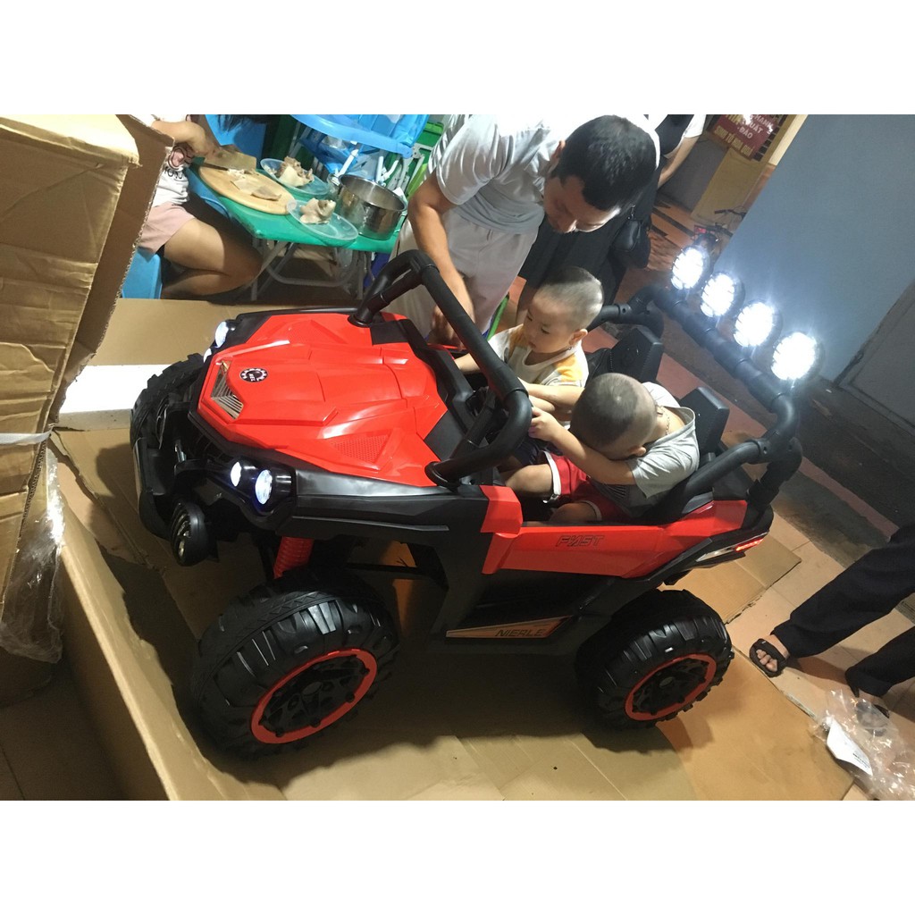 Xe ô tô điện cho bé Nel 903 (4 động cơ 12V10A)