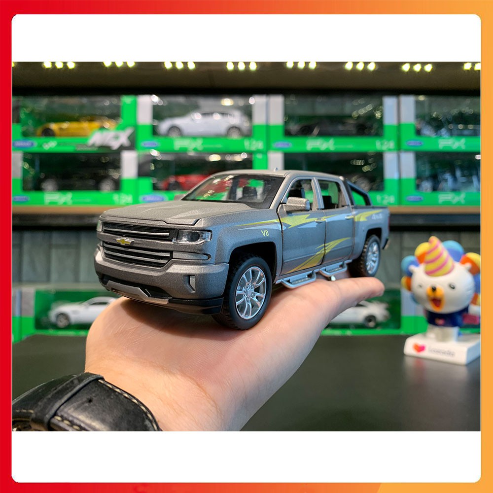 Mô hình xe bán tải Chevrolet Silverado V8 tỉ lệ 1:32 màu xám