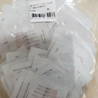 Tinh chất 777 căng bóng da 1 bịch 120 gói (hàng sẵn )