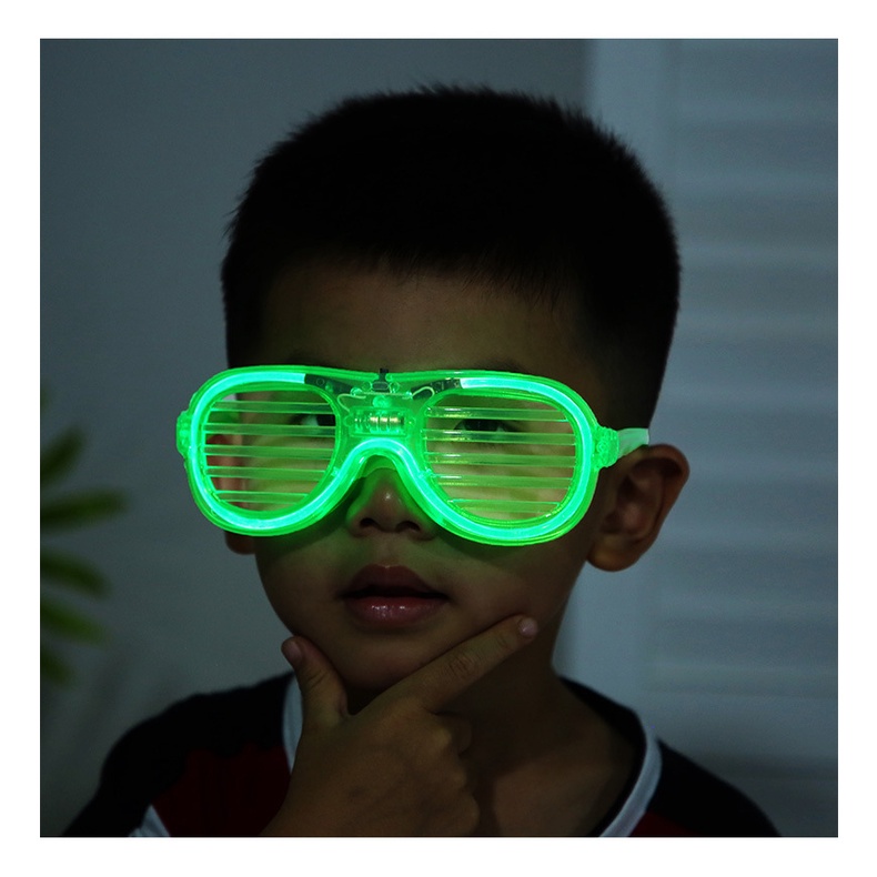 Kính Có Đèn LED Độc Đáo