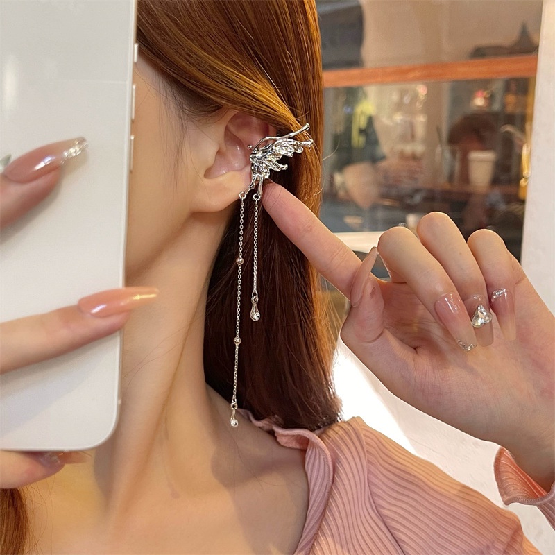 Khuyên tai kẹp vành một bên không bấm lỗ K019 bằng hợp kim mạ bạc hình cánh bướm dáng dài Leous Accessories