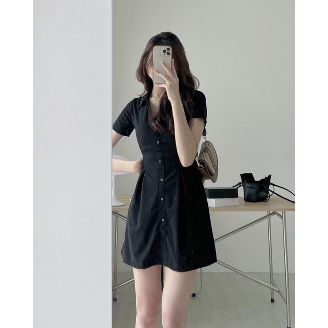 Váy body cổ polo khoét lưng thắt nơ sau phong cách trẻ trung