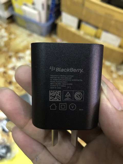 Bộ Adapter sạc Blackberry chanrger 550mA , Ar , Black xin