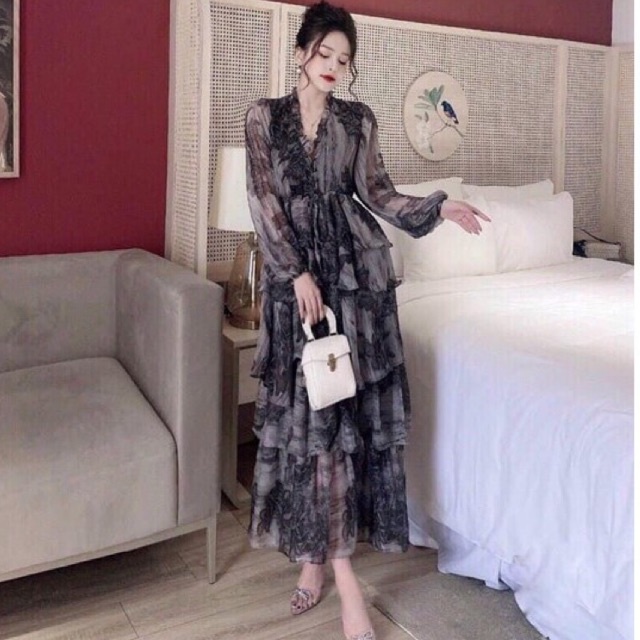 Váy maxi tầng hoa nhí cổ V viền bèo xinh sang