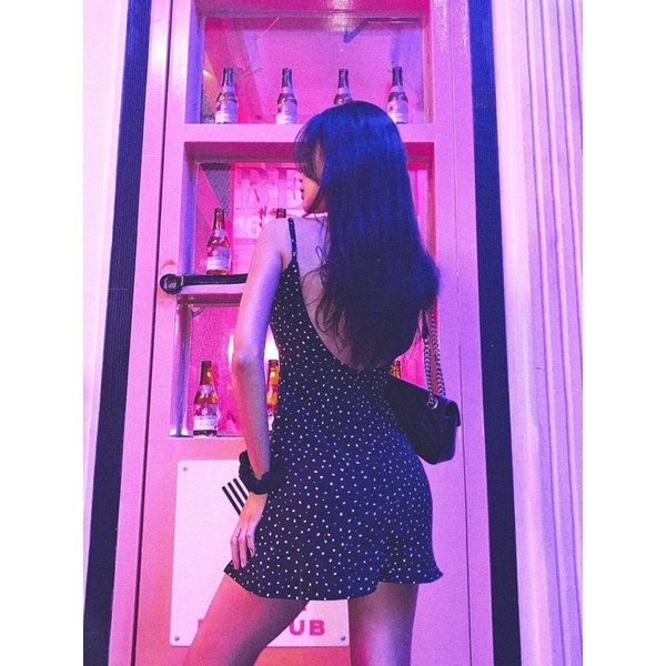 Đầm đen 2 dây đen hở lưng sexy xẻ tà form A