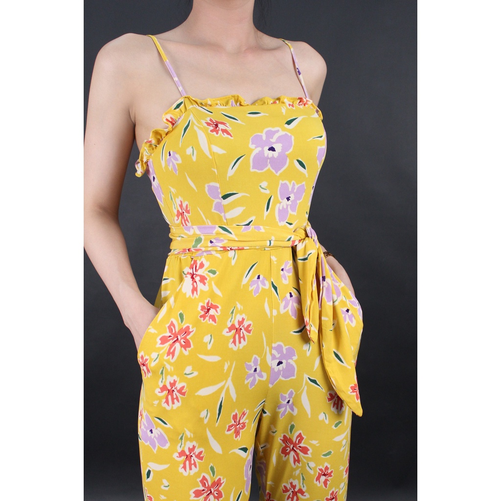 Q9402 - Jumsuit 2 dây BCBG phối bèo nhún thun sau cột nơ in hoa lá