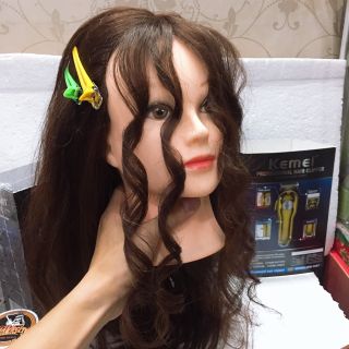 Đầu manocanh học làm tóc cô dâu makeup