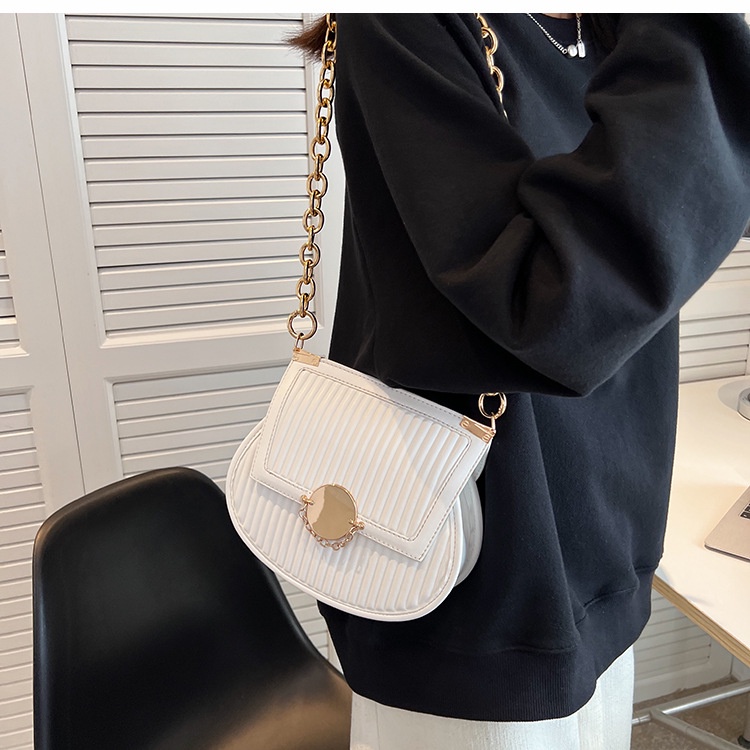 Túi đeo vai IELGY có dây xích dễ phối đồ thời trang cho phái nữ