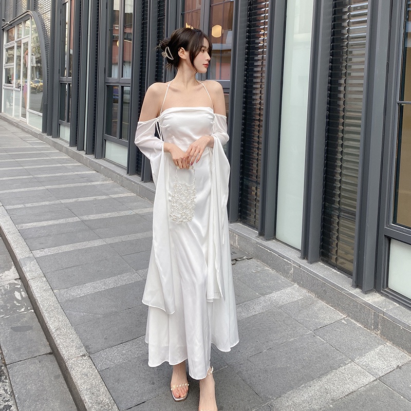 Đầm Dây Cổ Yếm Tay Dài Vải Satin Ôm Hông Gợi Cảm