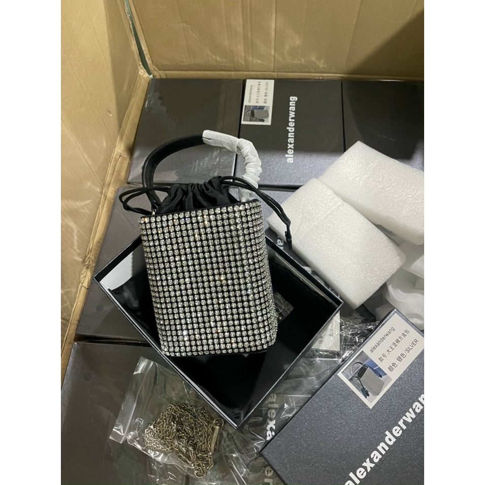 Túi Wang Đeo Chéo Nữ Kiêm Xách Tay 2 Qoai Tháo Rời Chất Liệu Ánh Kim Trang Trí Hạt Chuẩn Cao Cấp Phiên Bản Giới Trẻ