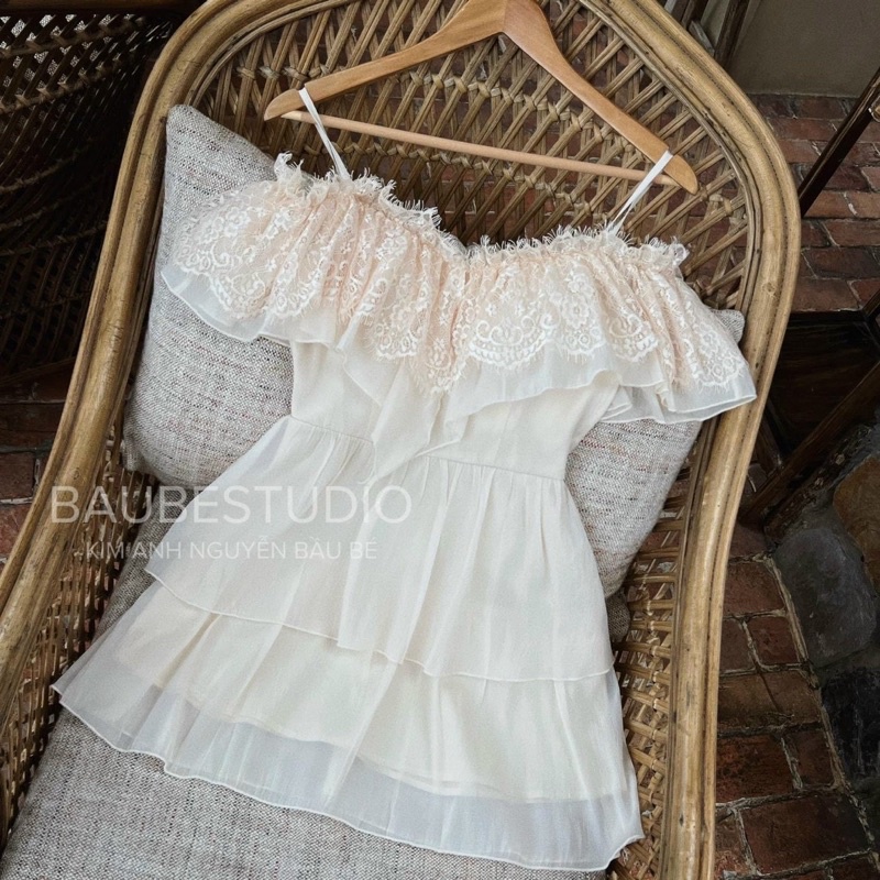 VÁY/ĐẦM TƠ 2 DÂY TRỄ VAI BÈO REN CHÂN VÁY 2 TẦNG XOÈ NHẸ NHÀNG HOT