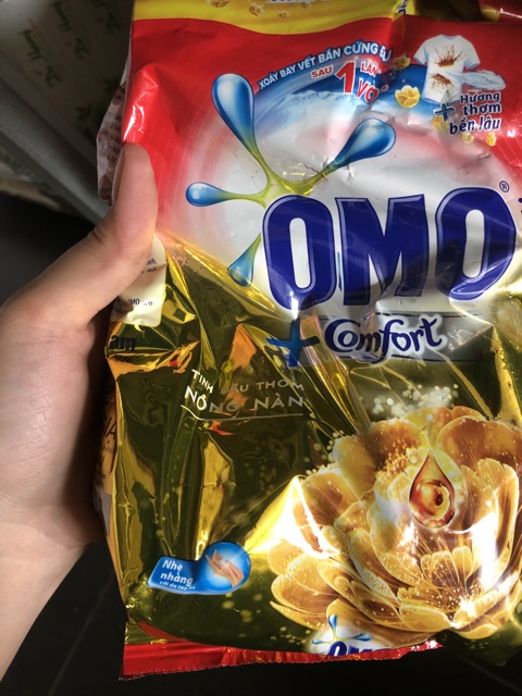 Bột giặt OMO COMFORT tinh dầu thơm tinh tế 720gr