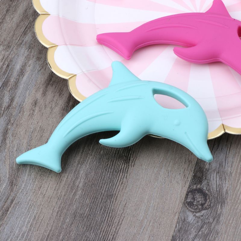 Núm Vú Giả Ngậm Mọc Răng Hình Cá Heo Hoạt Hình Bằng Silicon Không BPA Cho Bé