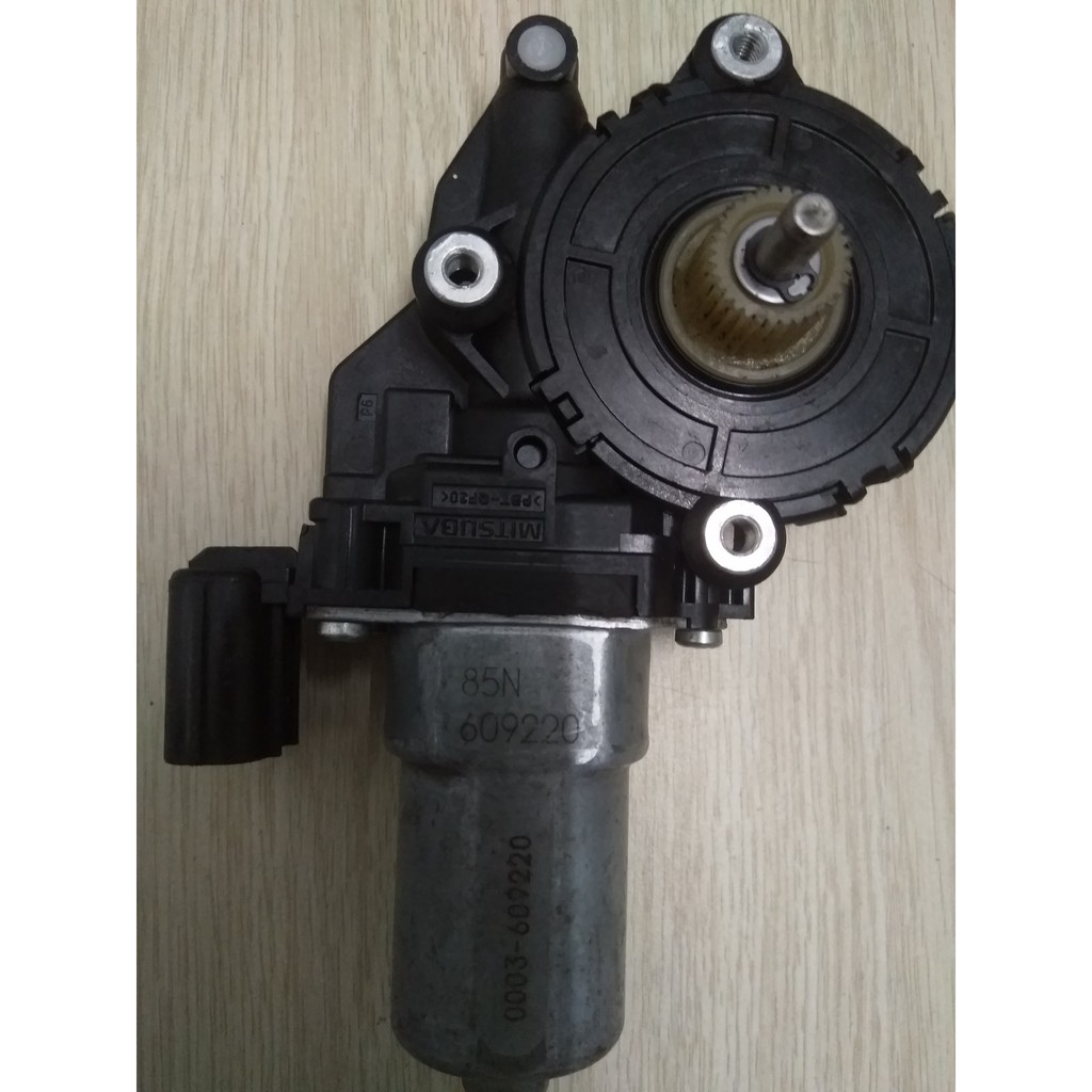 Motor giảm tốc 12VDC 60RPM 85N Japan