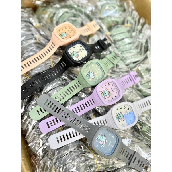 Đồng hồ đeo tay dây silicon mặt vuông hoạ tiết hoạt hình dễ thương cho bé