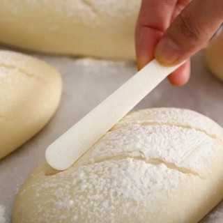 Dao rạch bánh mì cán trắng 15cm