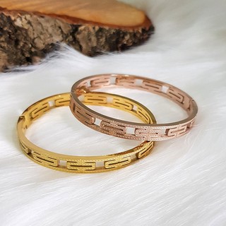 Vòng tay titan họa tiết hoa văn