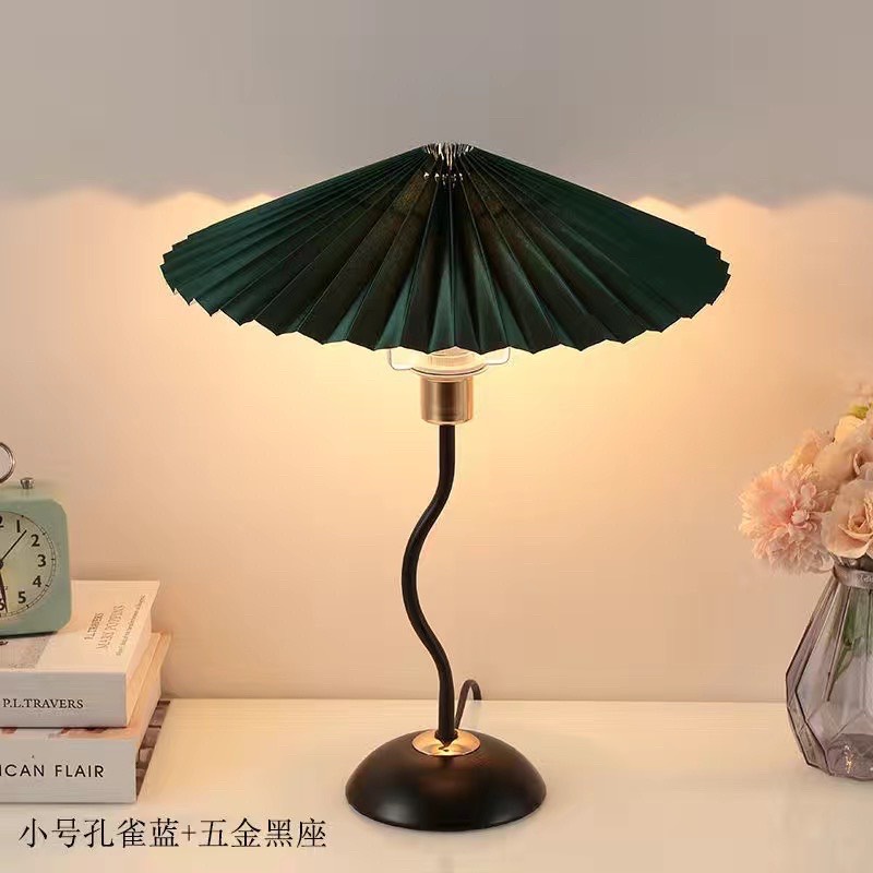 ĐÈN NGỦ ĐỂ BÀN PHONG CÁCH BẮC ÂU, VINTAGE MÀU TRẮNG , XANH, 1 NẤC SÁNG BÓNG LED BẢO VỆ MẮT