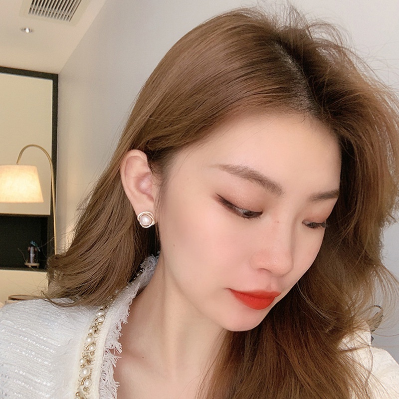 Khuyên tai nữ đính ngọc trai sang trọng