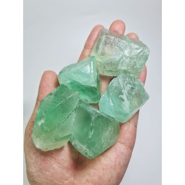Đá thô tự nhiên Fluorite xanh bạc hà có 2 kích cỡ lựa chọn dùng thanh tẩy bài, làm handmade..