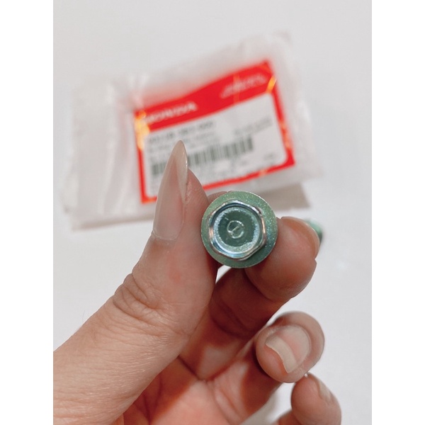 Ốc bắt hộp xích 6x6mm, ốc gắn Cate xe Dream Wave kèm đệm phẳng