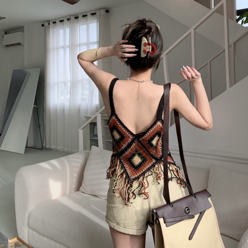 Áo Dệt Kim Hai Dây Cổ Chữ V Phối Tua Rua Thời Trang