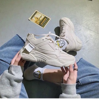Giày be