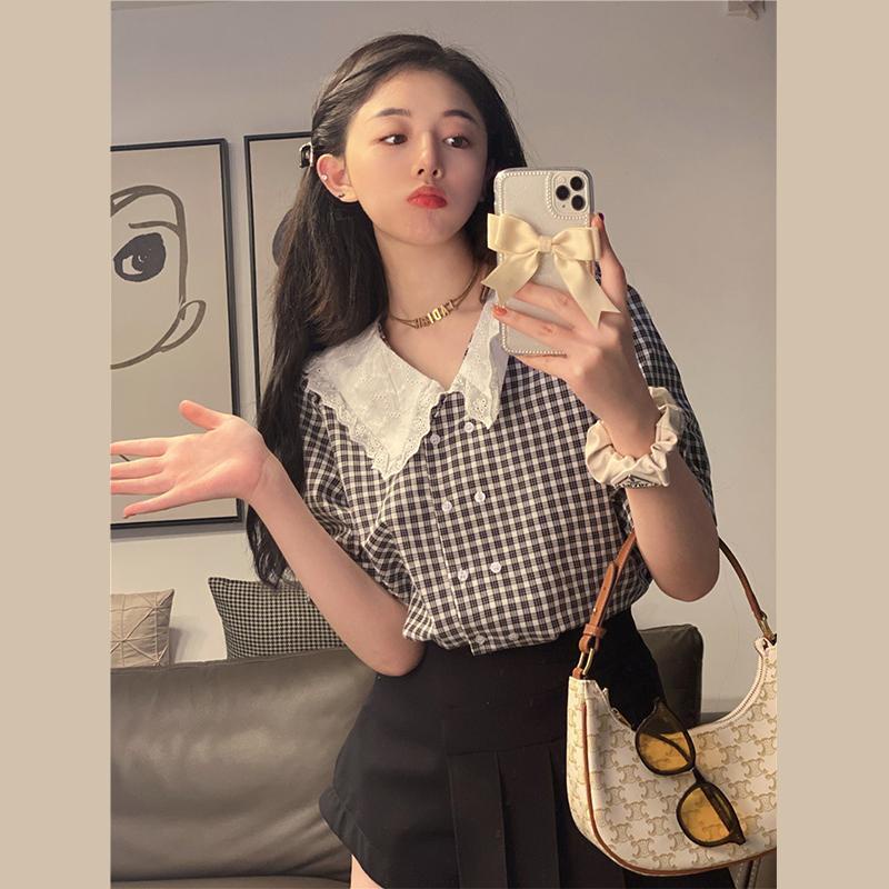 Áo sơ mi tay phồng ngắn cổ búp bê họa tiết sọc ca rô phối ren thiết kế mới thời trang cho nữ