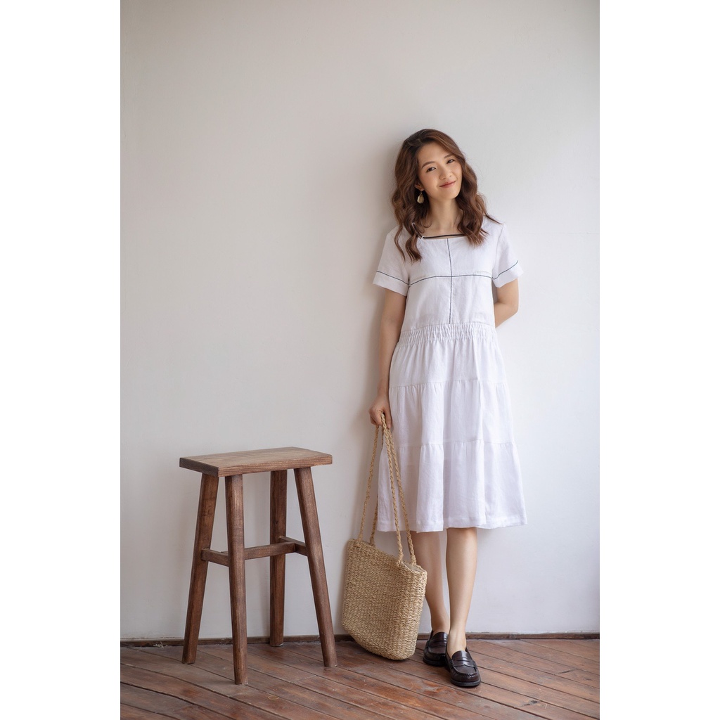 Váy cổ vuông chun eo trắng vải linen tự nhiên MONO