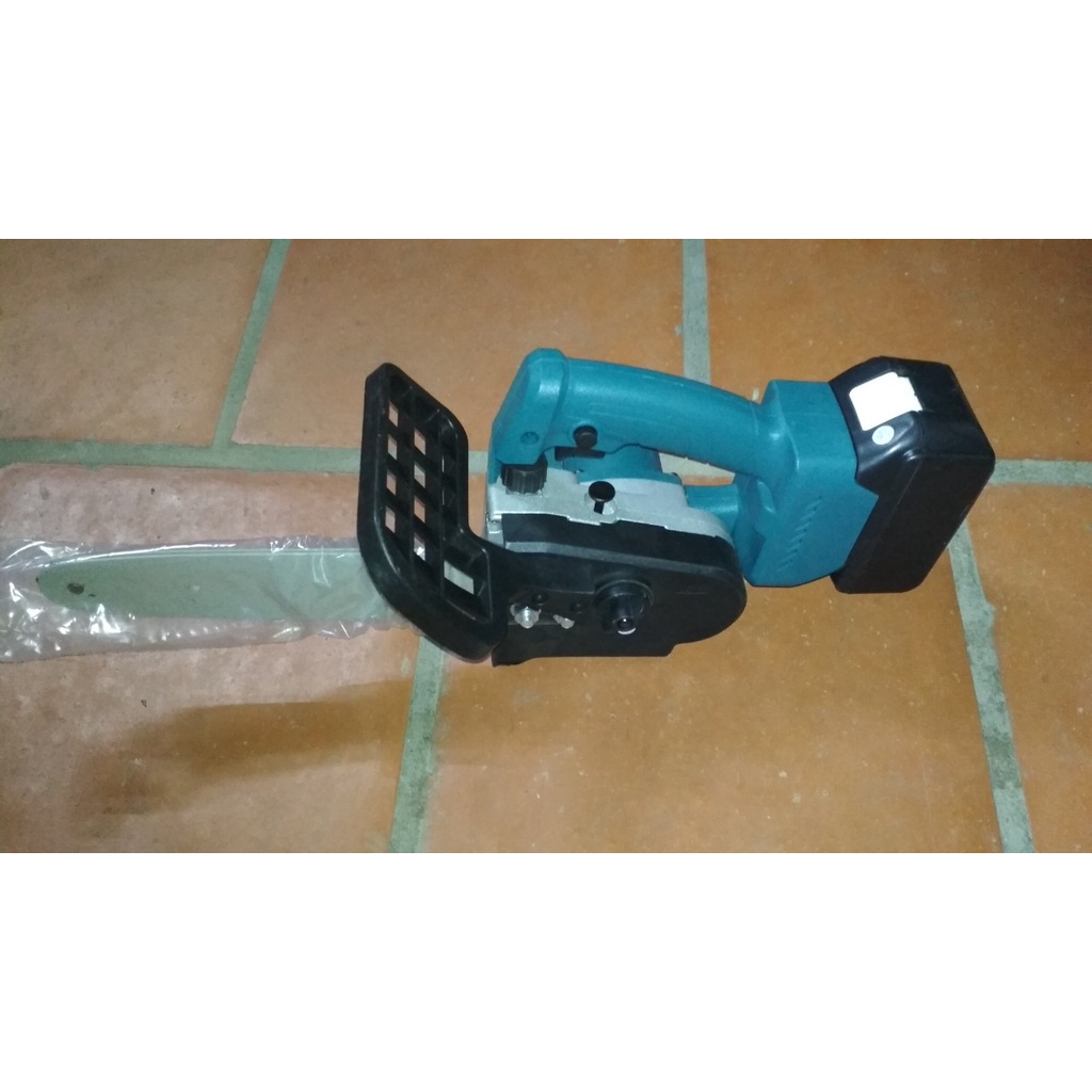 Máy cưa xích chạy pin