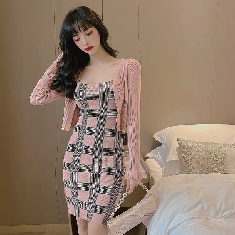 [MUA 1 ĐƯỢC 2] Set Trang Phục Nữ Cadigan Len Phối Váy Dây Kẻ Body_Phong Cách Hàn Quốc