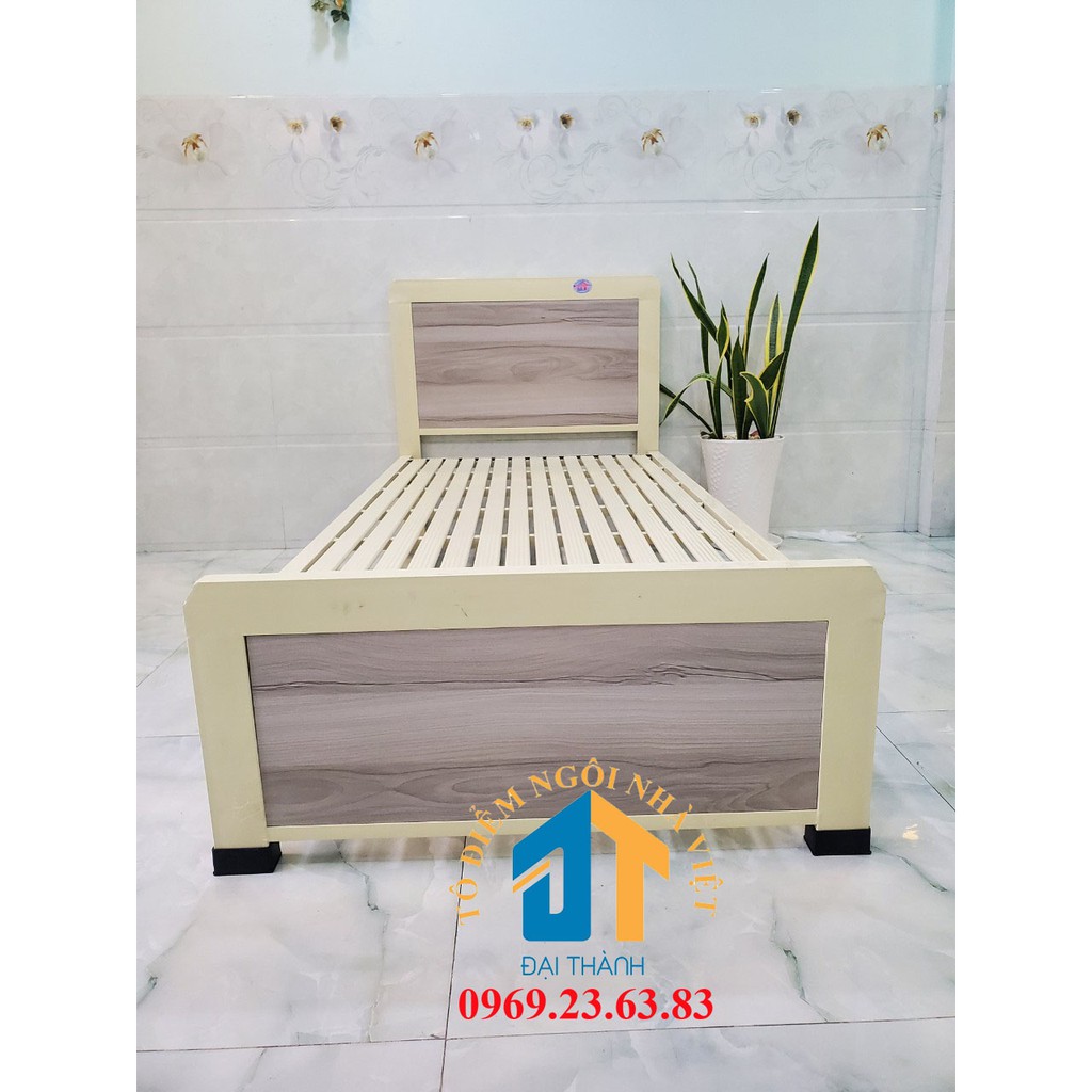 Giường sắt kiểu gỗ kích thước ngang 1M2 dài 2M