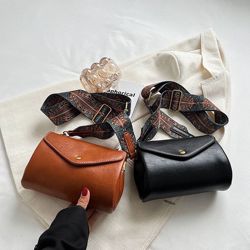 Túi đeo chéo IELGY hình vuông nhỏ dây bản rộng thoải mái phong cách retro cho nữ