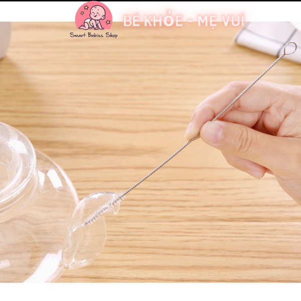 Cọ rửa ống hút cho bé