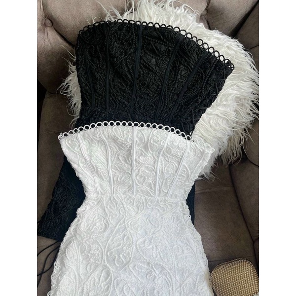 Đầm body ren cúp ngực