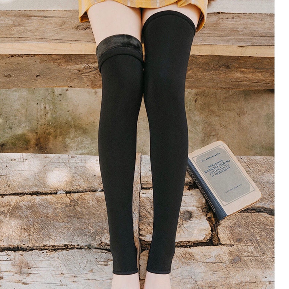 Đôi vớ dài qua gối bằng vải nhung dày không trượt thời trang thu đông phong cách Hàn Quốc cho nữ