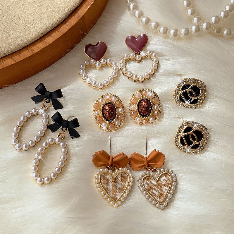 Khuyên Tai Đính Đá Ngọc Trai Nhân Tạo Phong Cách Thời Trang Hàn Quốc 2023