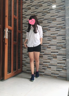 Áo oversize trắng 2 cổ (mới)