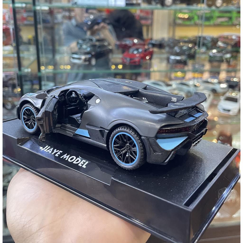 Mô hình siêu xe BUGATTI DIVO tỉ lệ 1:32 của hãng Double Horses