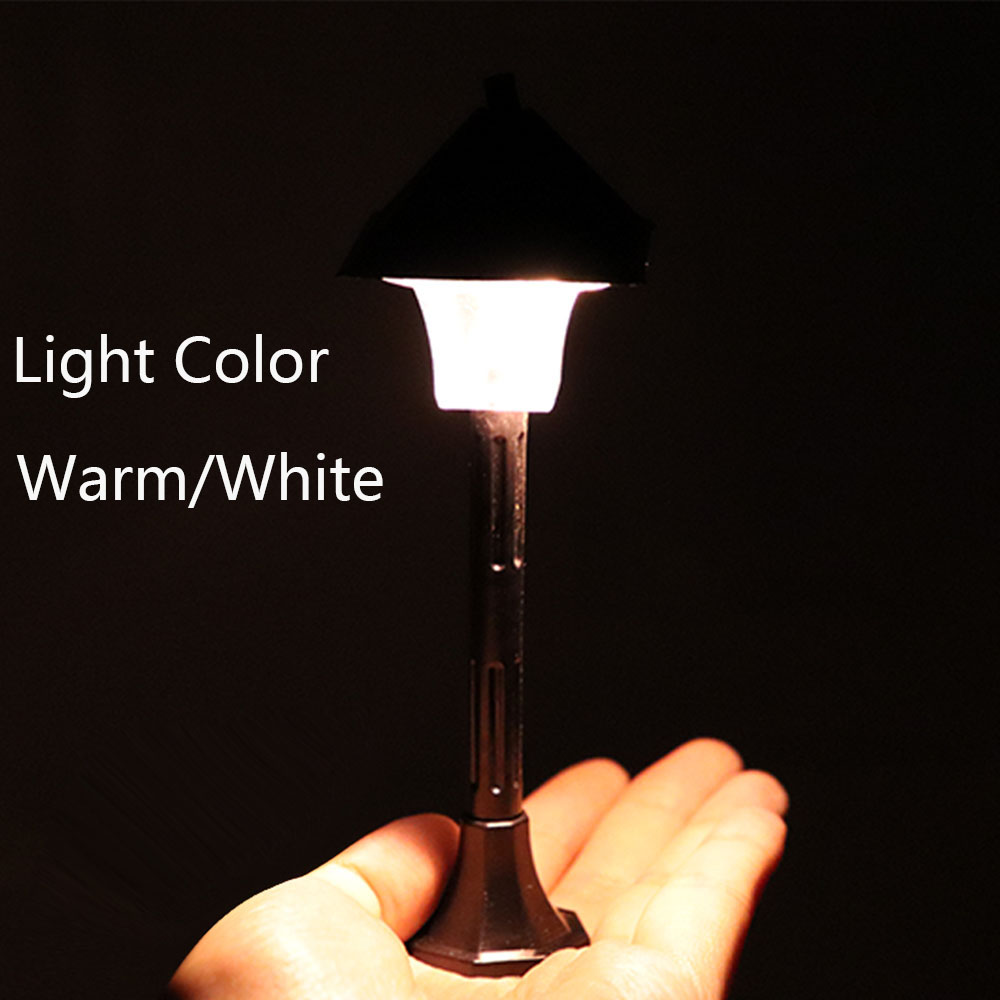 Mô Hình Đèn Đường Nhỏ Dùng Trang Trí Sân Vườn