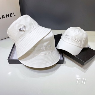 Mũ bucket, lưỡi chai prada