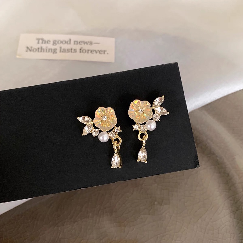 Bông Tai Đính Ngọc Trai Hình Hoa Phong Cách Pháp Cổ Điển Cao Cấp Dành Cho Nữ