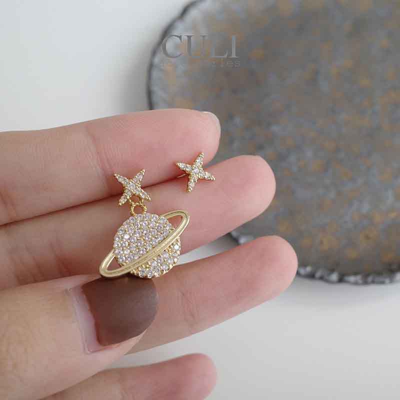 Khuyên tai, Bông tai hình vũ trụ đính đá, thiết kế bất đối xứng độc đáo HT626 - Culi accessories