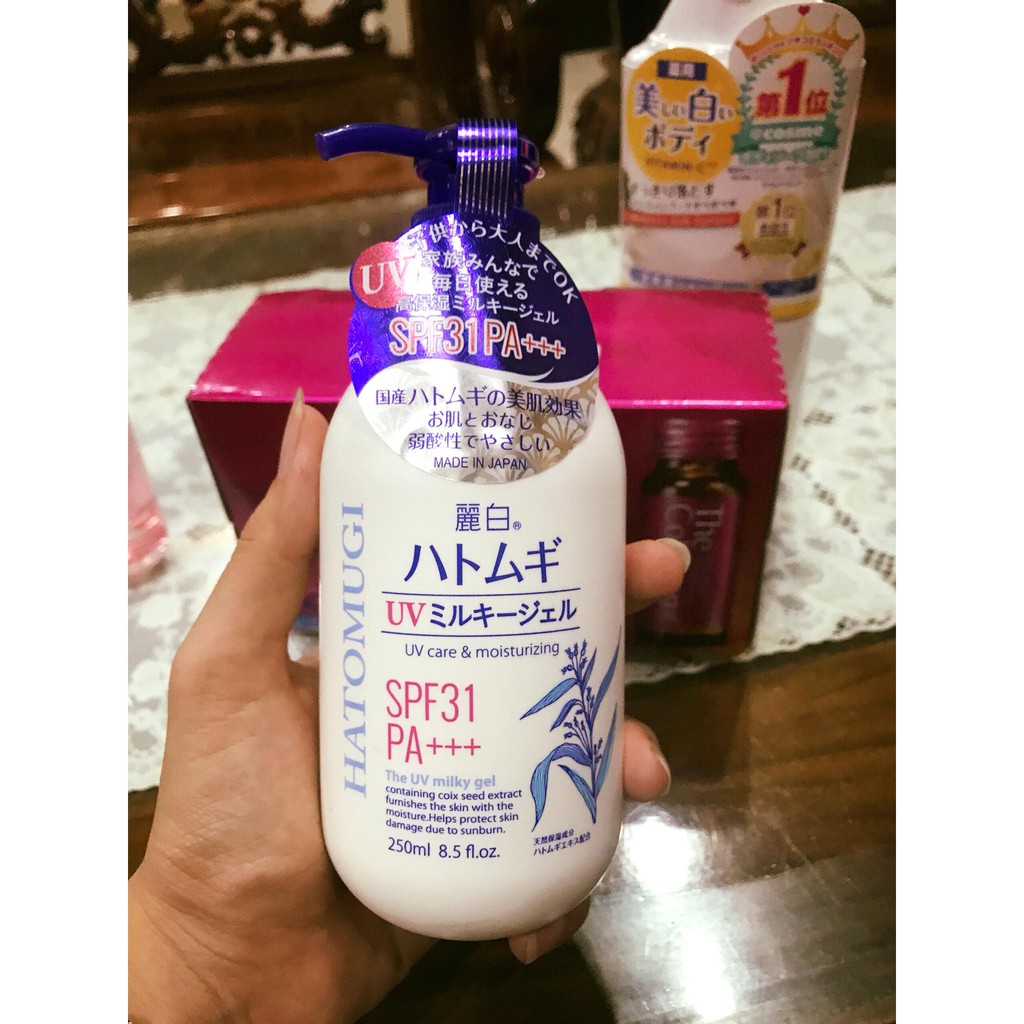 Sữa dưỡng thể chống nắng trắng da Hatomugi The UV Milky Gel 250ml