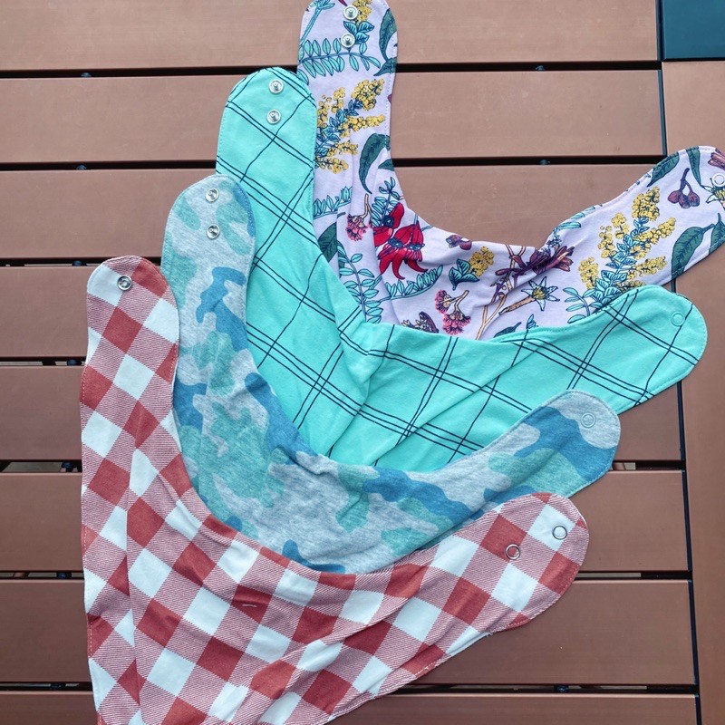 Yếm hãng COTTON ON