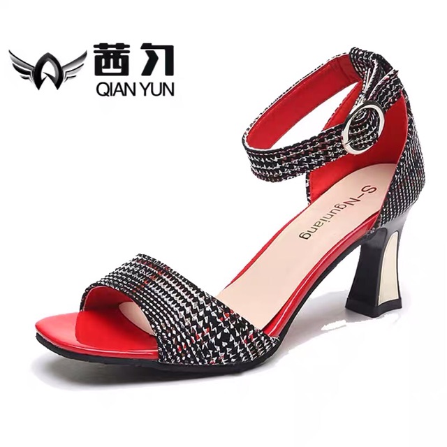 Sandal nữ cao gót
