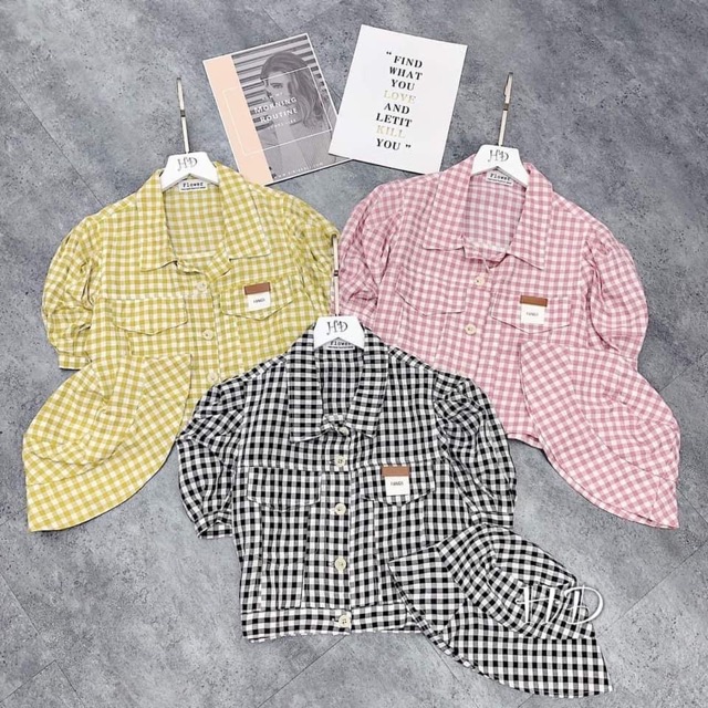 BÁN SỈ SET 3 MÓN: ÁO SƠ MI KÈM MŨ KẺ CARO MIX QUẦN SOOC TAG CHỮ