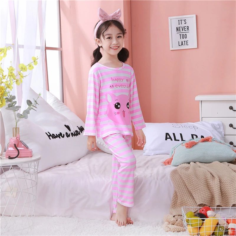 Set Đồ Ngủ Hình Mèo Xinh Xắn Dành Cho Bé