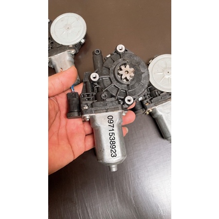Motor lên xuống kính toyota xịn tháo xe
