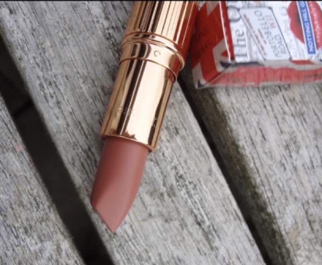 Son Charlotte Tilbury ENGLISH BEAUTY